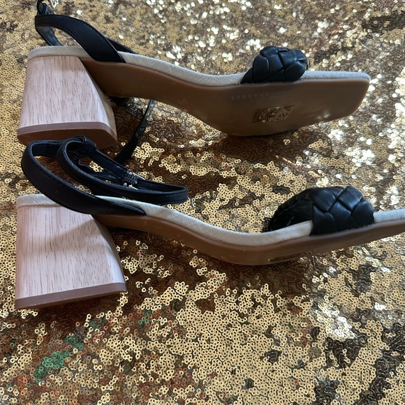 NWT. DOLCE VITA Maren Block Wood Heel Sandals - BLACK - Picture 5 of 16